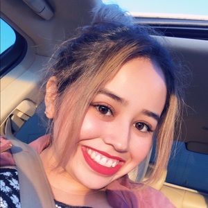 Meet your Posher, Cynthia